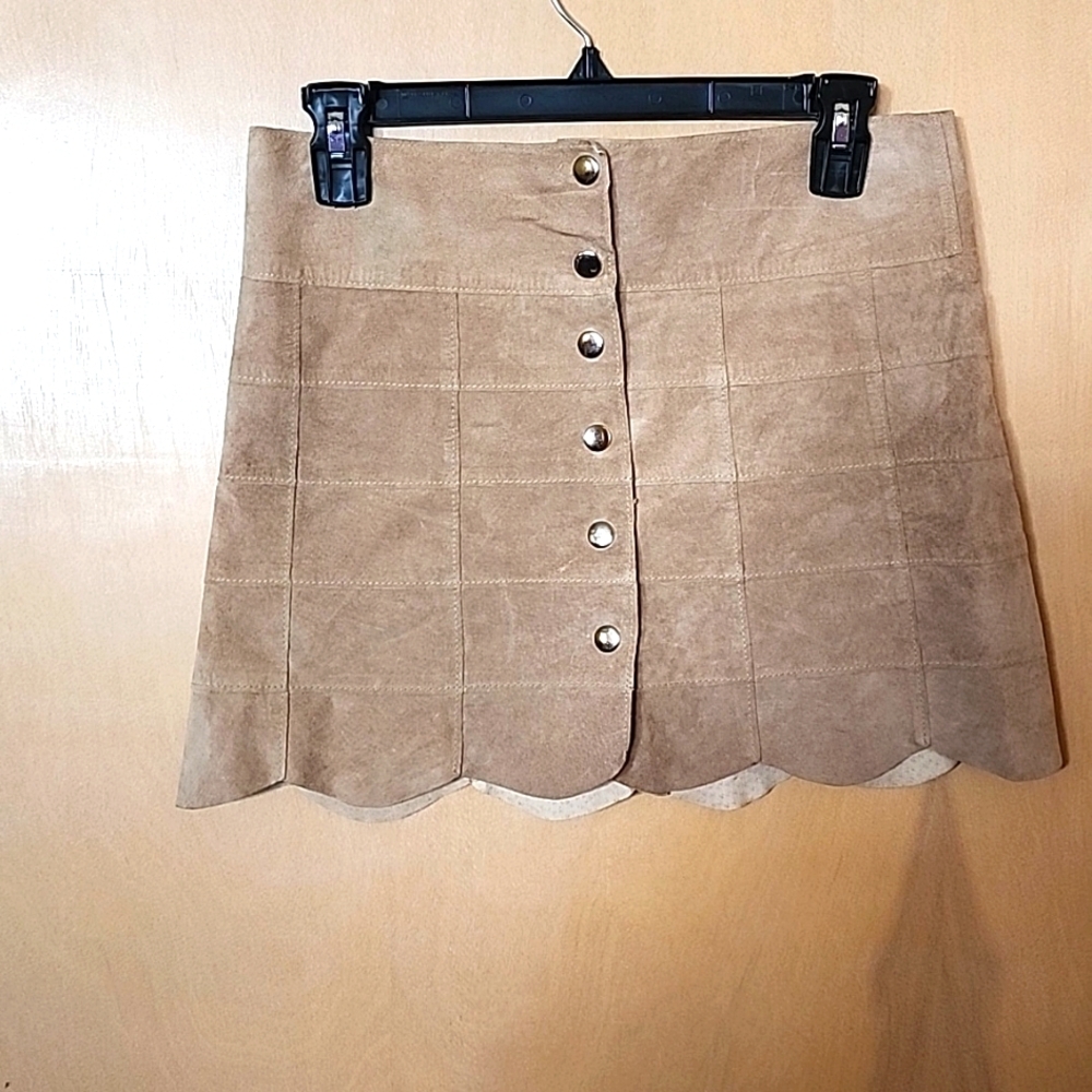 Suede bebe beige skirt size 2